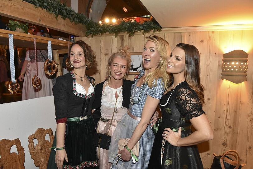 Lara Joy Körner, Lilly zu Sayn Wittgenstein und Laura Wontorra