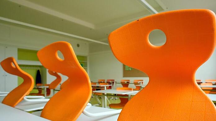 Die Gewerkschaft Erziehung und Wissenschaft (GEW) hat sich dafür ausgesprochen, aufgrund der Corona-Umstände in diesem Schuljahr auf das Sitzenbleiben zu verzichten.