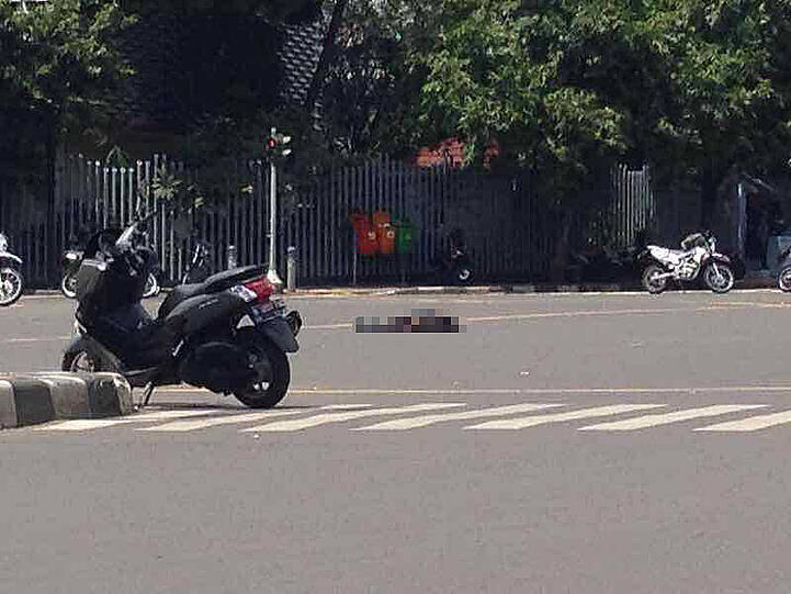 Terroranschlag in Indonesien: Bei einem Bombenanschlag und einer Schießerei in Jakarta sind mindestens sieben Menschen getötet worden.