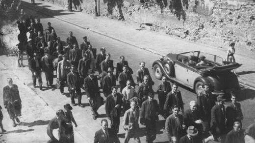 Der Hungermarsch der Mitarbeiter des Gummiwerks Metzler 1946.