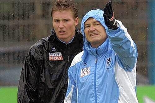 Haben sich wieder lieb: Ewald Lienen und Manuel Schäffler.