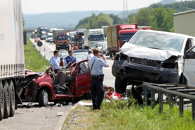 Schlimmer Unfall: Drei Frauen und ein Baby sterben auf der Autobahn - Panorama - Abendzeitung München
