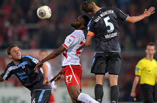 Der TSV 1860 München gewinnt mit 2:1 bei Energie Cottbus.