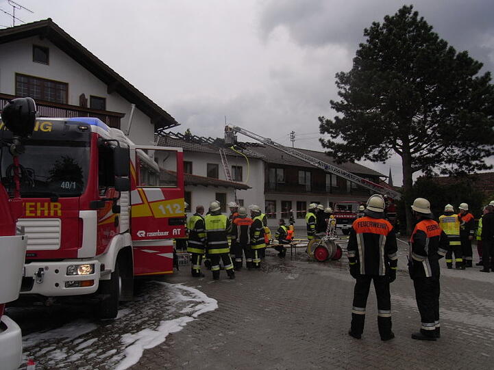 Die Feuerwehr musste anrücken: Bei einem Gasthaus-Brand in Mammingen entstand ein Sachschaden von bis zu 200 000 Euro.