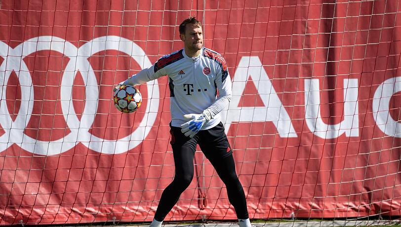Bayerns Manuel Neuer trainiert.