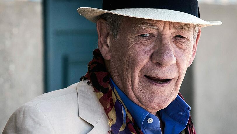 Ian McKellen ist überzeugt, dass auch schwule Schauspieler in Hollywood nicht die Anerkennung bekommen, die sie verdienen. Ian McKellen ist überzeugt, dass auch schwule Schauspieler in Hollywood nicht die Anerkennung bekommen, die sie verdienen.