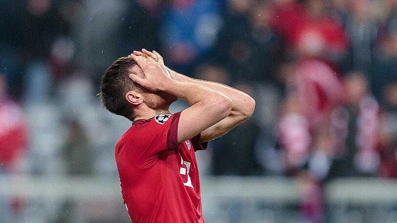2. Der tragischste Moment: Mit dem Triumph in der Champions League wird es aber wieder nichts. Im Halbfinale scheitern die Bayern an Atlético Madrid.