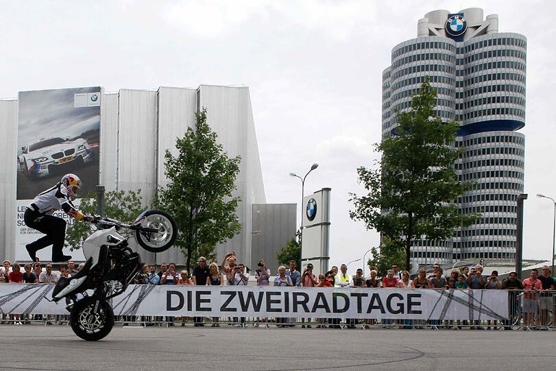 Action auf zwei Rädern bei den Zweiradtagen in der BMW Welt.