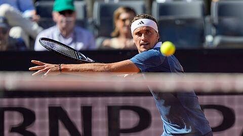 Alexander Zverev setzte sich in drei Sätzen gegen Alejandro Tabilo durch.