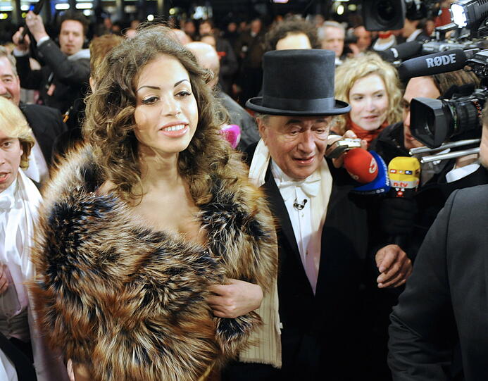 Sie war Richard "Mörtel" Lugners Aufputz für den Opernball: Sehen Sie hier die Bilder von Rubys Auftritt in Wien.