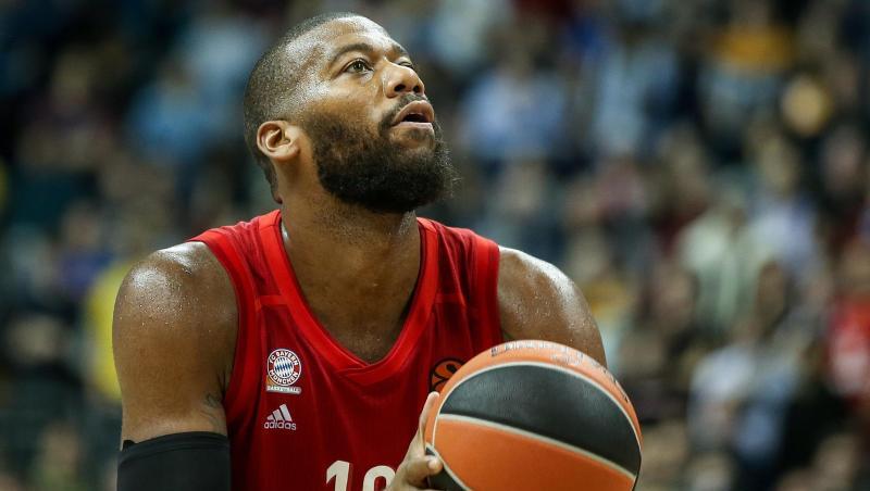 Greg Monroe vom FC Bayern München wirft den Ball auf den Korb. Foto: Andreas Gora/Archivbild Greg Monroe vom FC Bayern München wirft den Ball auf den Korb. Foto: Andreas Gora/Archivbild