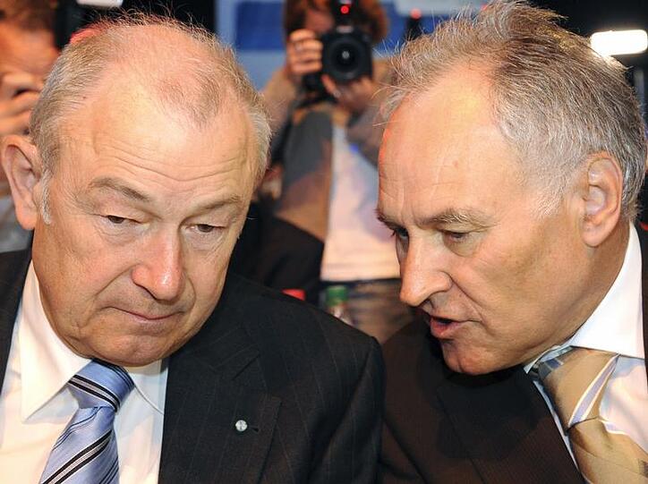 Beckstein und Huber setzen zur verbalen Blutgrätsche an.