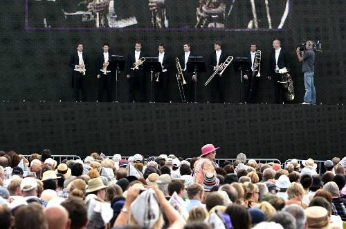 Immerhin: Die Fanfaren waren so echt wie beim Festspielhaus.