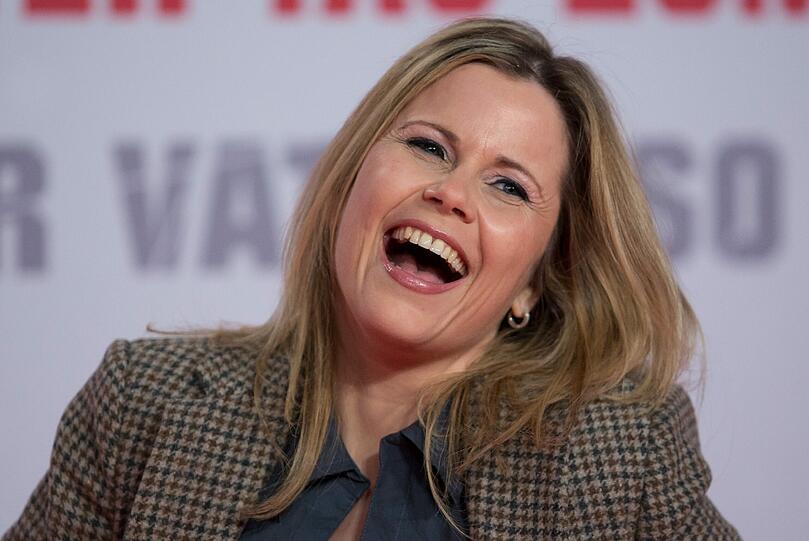 Hat schon vor dem Film riesigen Spaß: Schauspielerin Michaela Schaffrath bei der "Stirb langsam 5.0"-Premiere in Berlin am Montagabend.