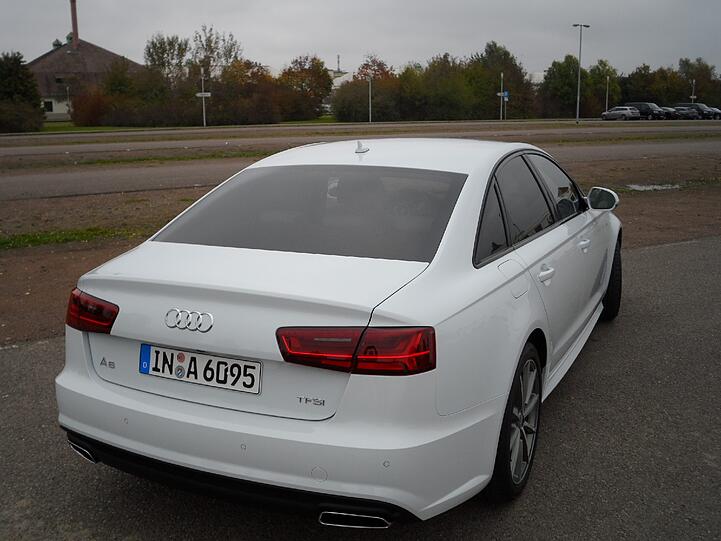 Der Audi A6 ist nach seinem Facelift komplett und im Detail moderner und fescher denn je.