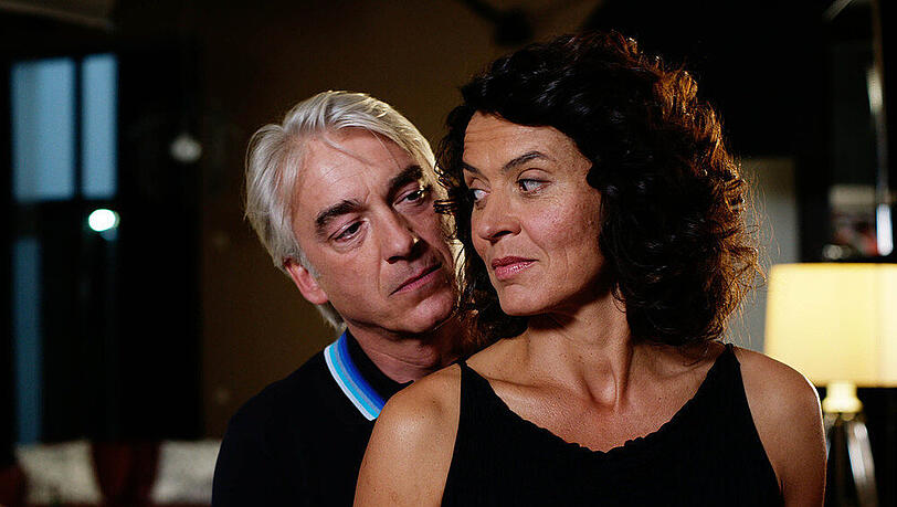 "Liebe in anderen Umständen": Erst spät erkennt Silke (Ulrike Folkerts, r.), dass ihre Ehe mit Richard (Christoph M. Ohrt) auf Lügen aufgebaut ist "Liebe in anderen Umständen": Erst spät erkennt Silke (Ulrike Folkerts, r.), dass ihre Ehe mit Richard (Christoph M. Ohrt) auf Lügen aufgebaut ist