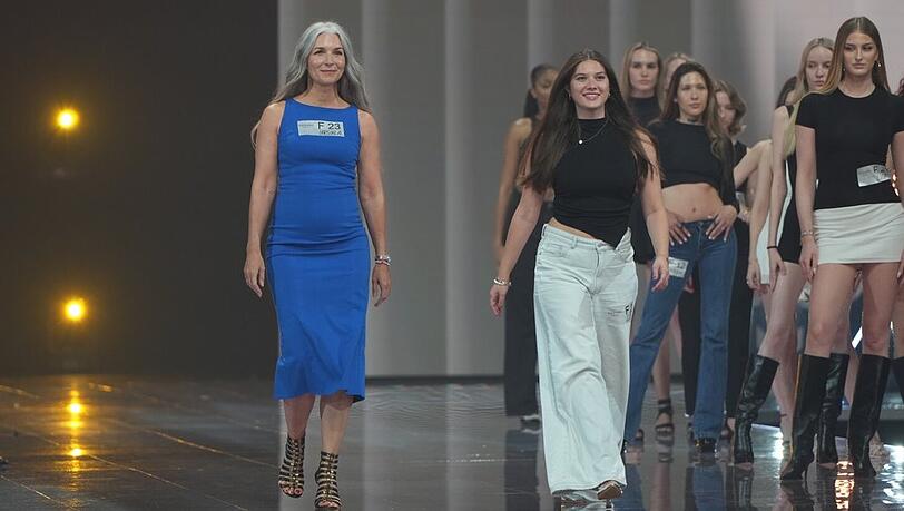 Ursula (56) findet: "Fr&uuml;her war ab 50 alles vorbei. Die Zeiten haben sich ge&auml;ndert!". Heidi Klum gibt ihr Recht und l&auml;sst sie und weitere "Bestagerinnen" in die n&auml;chste Runde.