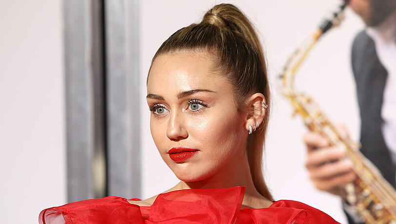 Miley Cyrus betrachtet ihre Partner mit demselben Filter Miley Cyrus betrachtet ihre Partner mit demselben Filter