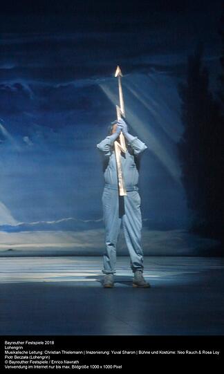 Wagners "Lohengrin" bei den Bayreuther Festspielen in der Ausstattung von Rosa Loy und Neo Rauch.