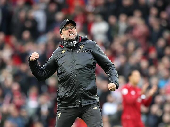 Jürgen Klopp jubelt über den späten Sieg seiner Mannschaft.