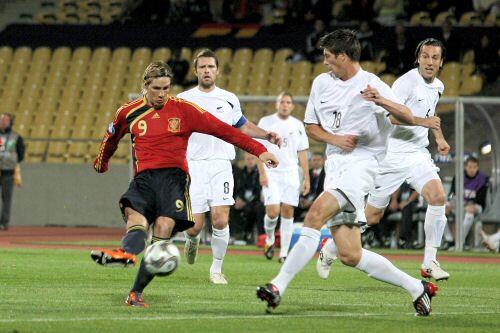 Spaniens Fernando Torres erzielte gegen Neuseeland drei der insgesamt fünf spanischen Treffer.