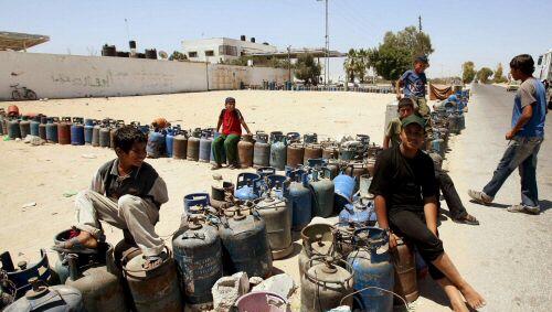 Auch diese Palästinenser in Rafah hoffen auf eine weitere Lockerung der Blockade Auch diese Palästinenser in Rafah hoffen auf eine weitere Lockerung der Blockade