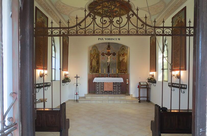 So schön ist der frisch renovierte Altarraum der Michaelskapelle.