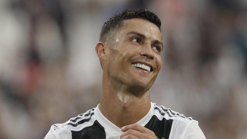 Cristiano Ronaldo möchte erneut Weltfußballer des Jahres werden. Cristiano Ronaldo möchte erneut Weltfußballer des Jahres werden.