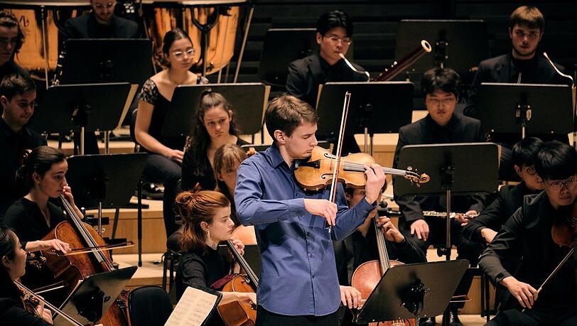 Louis Vandory und das Symphonieorchester der Musikhochschule im Gasteig Sendling.