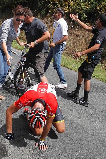 Tour der Leiden: Eine Sturzserie überschattet die Frankreich-Rundfahrt 2011. Die Bilder.