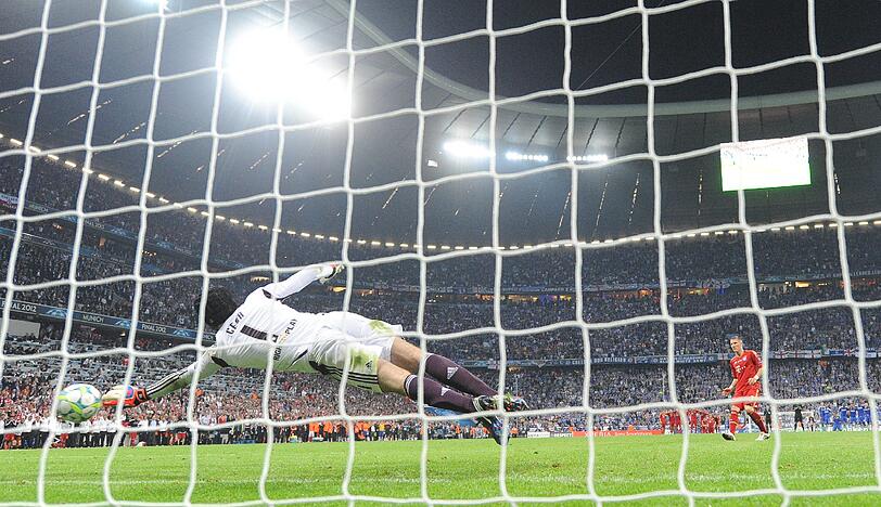Sein bitterstes Spiel war das Champions League-Finale, bei der FC Bayern im Elfmeterschießen gegen Chelsea verloren hat. Schweinsteiger vergab den entscheidenden Elfmeter ...