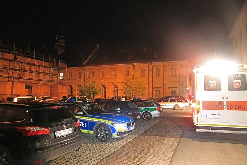 Großaufgebot am Jugendgefängnis in Ebrach - die Bilder vom Polizeieinsatz.