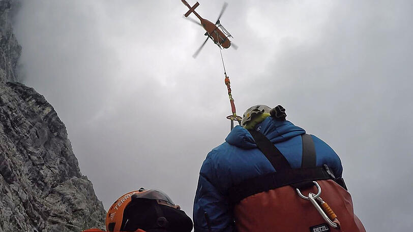 Einsatz-Bilder vom Samstag: Hier verletzte sich ein Münchner Bergsteiger am Watzmann.