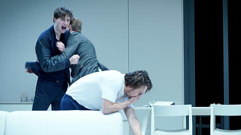 Die Emotionen kochen hoch: "Bilder von uns" von Thomas Melle im Volkstheater.