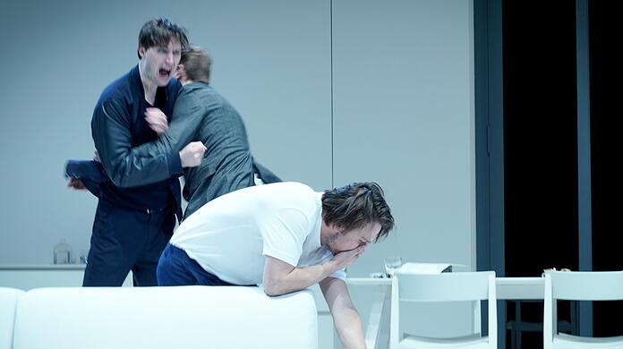 Die Emotionen kochen hoch: "Bilder von uns" von Thomas Melle im Volkstheater.