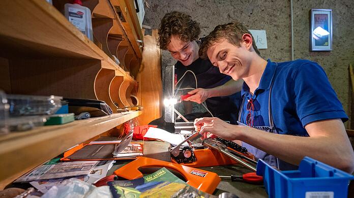 Die beiden Studenten haben sich alles selbst beigebracht