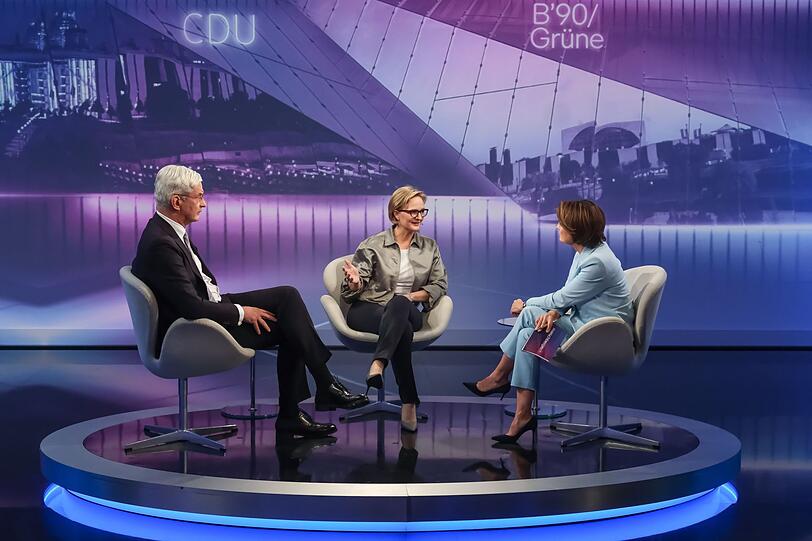 Sandra Maischberger (rechts) diskutierte mit Mathias Middelberg und Franziska Brantner &uuml;ber den zwischenmenschlichen Umgang in der Politik.