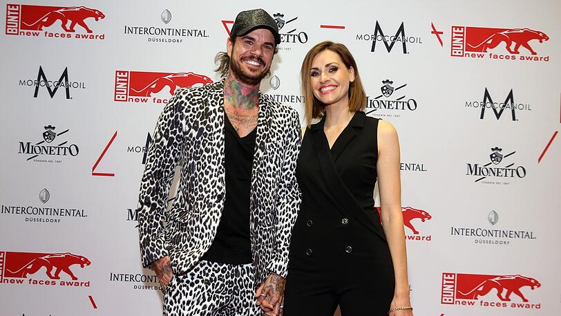 Bella Lesnik mit Freund Jill Deimel