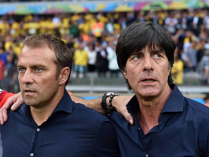 Bundestrainer Joachim Löw (r.) mit Hansi Flick