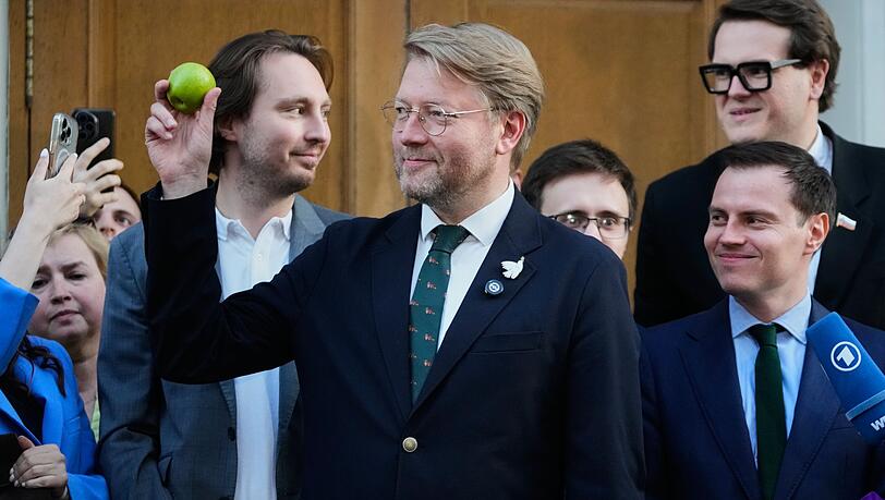 Die liberale Oppositionspartei Jabloko geht gegen ihren Ausschluss von der Parlamentswahl in Russland vor. (Archivbild) Die liberale Oppositionspartei Jabloko geht gegen ihren Ausschluss von der Parlamentswahl in Russland vor. (Archivbild)