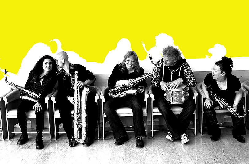 The Tiptones heizen dem Bürgersaal ein.