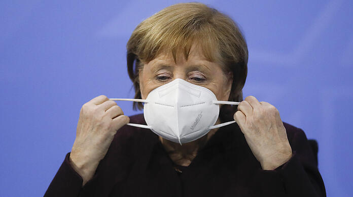 Bundeskanzlerin Angela Merkel (CDU) vor der Pressekonferenz nach der Videokonferenz mit den Ministerpräsidenten der Länder im Kanzleramt.