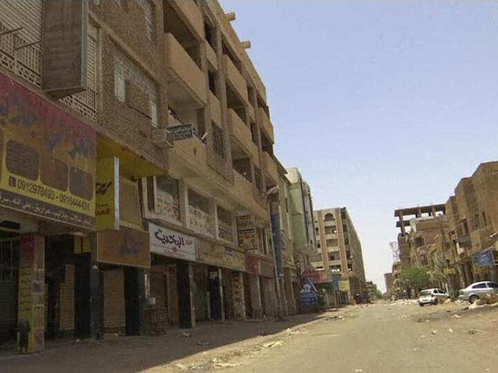 Oppositionsgruppen im Sudan haben am Sonntag einen landesweiten Streik begonnen. Damit wollen sie Druck auf den militärischen Übergangsrat ausüben, die Macht an eine zivile Regierung zu übergeben.