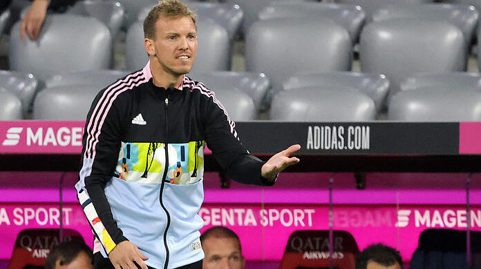 Amin: "Einfach zu bunt und verspielt. Es gibt schönere Trainingsanzüge, am besten einfarbig: rot oder schwarz." Weiter Outfits und die Bewertungen durch den Style-Experten zum Durchklicken.