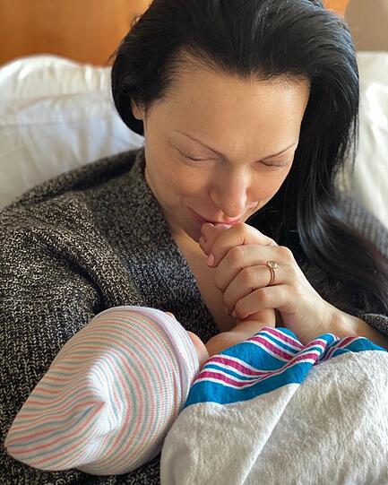 "Orange is the new Black"- Star Laura Perpon gab auf Instagram am 26. Februar die Geburt von Kind Nummer 2 bekannt.