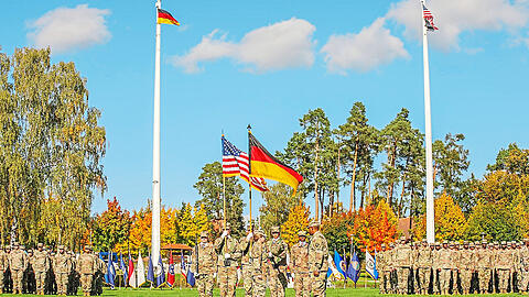 Im Norden von Bayern verbindet der große Nato-Truppenübungsplatz in Grafenwöhr Deutschland mit den Vereinigten Staaten. Doch wie es dort genau weitergeht, hängt auch davon ab, wer das neue Staatsoberhaupt in den USA wird.