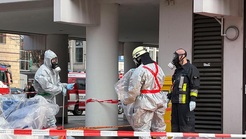 Die Feuerwehr war mit einem Dekontaminationsteam im Einsatz.