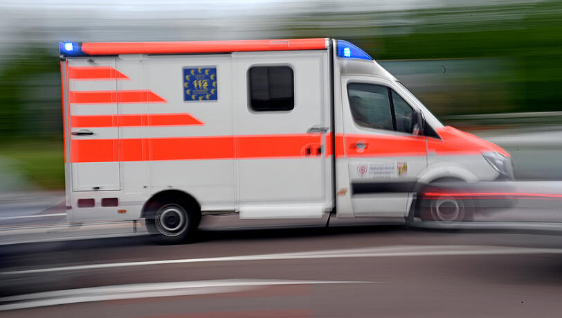 Die verletzte Motorradfahrerin wurde in eine Klinik gebracht.