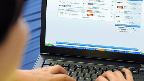 Via Handy und PC: Sexspielchen mit einer 13-Jährigen! Via Handy und PC: Sexspielchen mit einer 13-Jährigen!