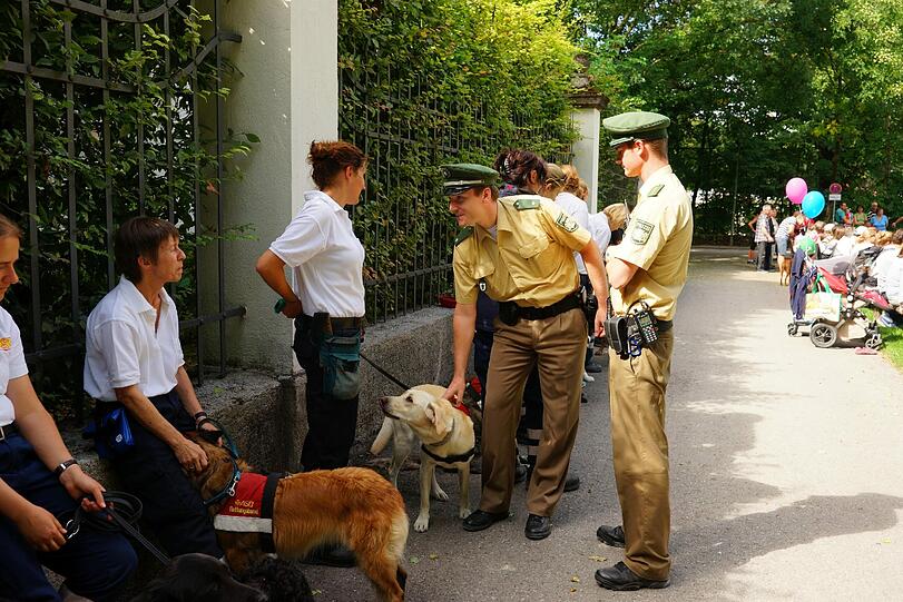 Auch die Rettungshundestaffel war dabei.